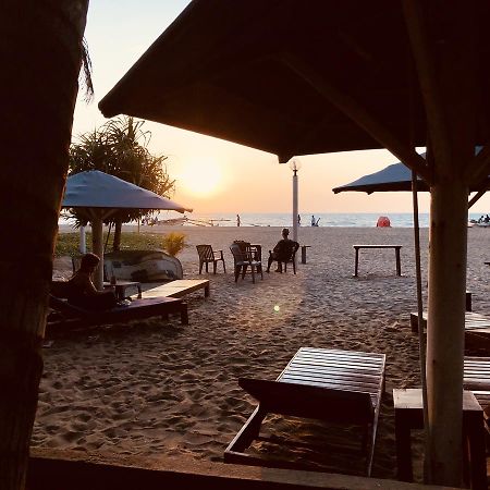 Lanka Beach Hotel Ettukala Eksteriør bilde