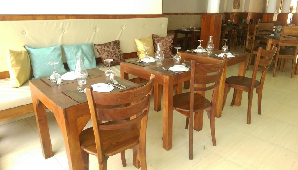 Lanka Beach Hotel Ettukala Eksteriør bilde