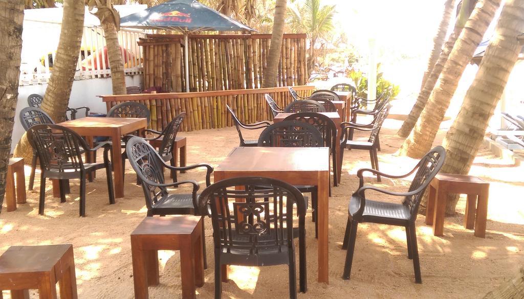 Lanka Beach Hotel Ettukala Eksteriør bilde
