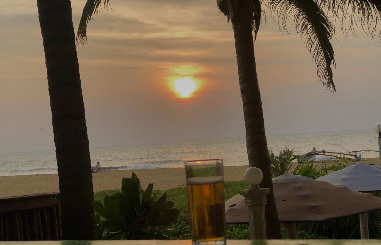 Lanka Beach Hotel Ettukala Eksteriør bilde