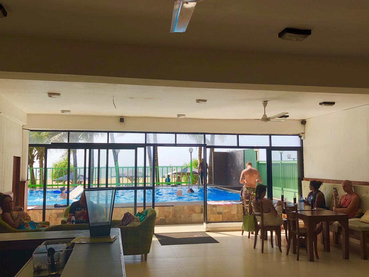 Lanka Beach Hotel Ettukala Eksteriør bilde