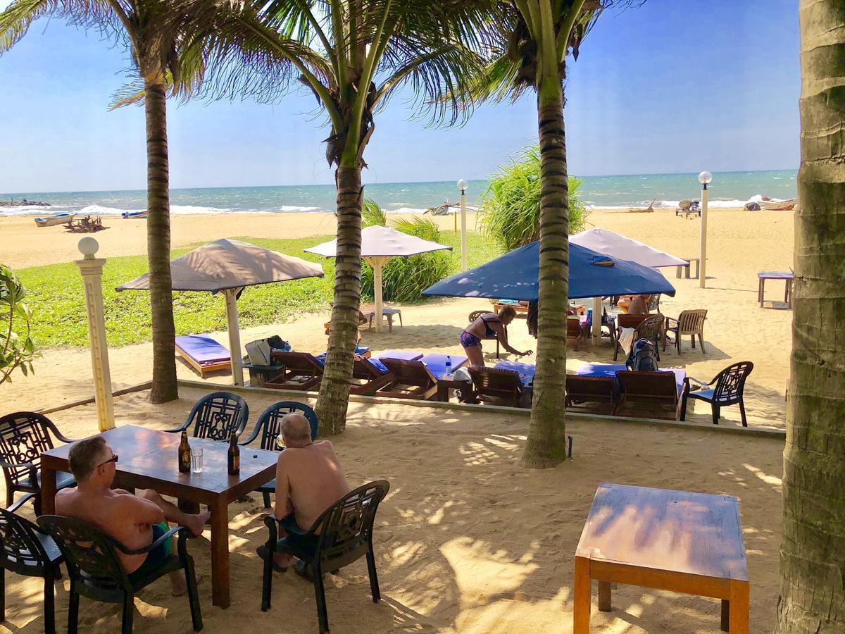 Lanka Beach Hotel Ettukala Eksteriør bilde